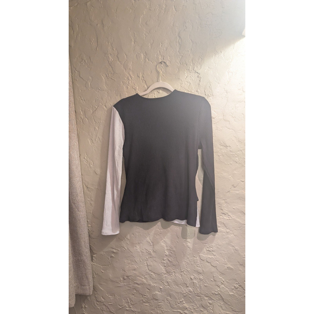Black & White Colorblock Ribbed Wrap Top – Size Large - Picture 3 of 3